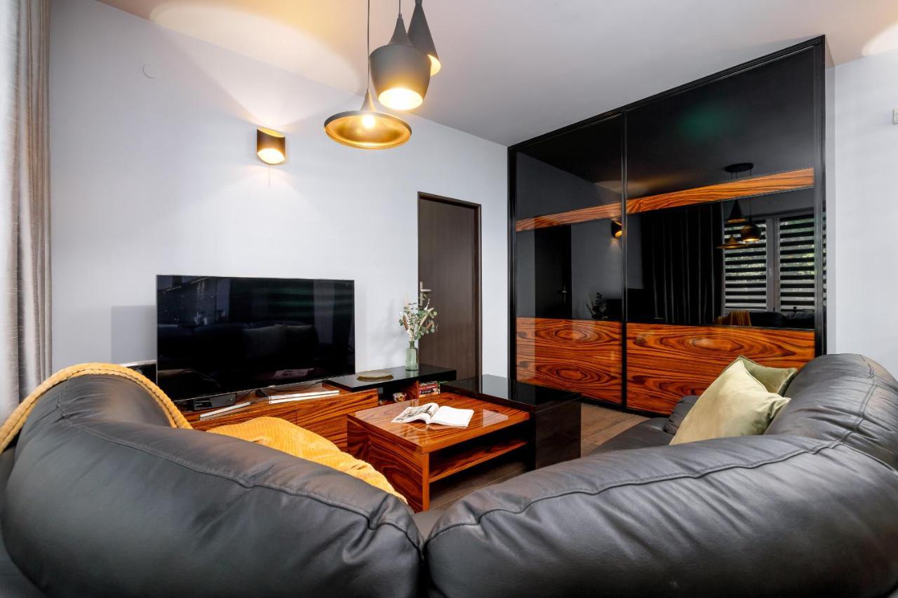 Stylish Korfantego Apartment Next To Spodek By Noclegi Renters Katowice Exterior photo
